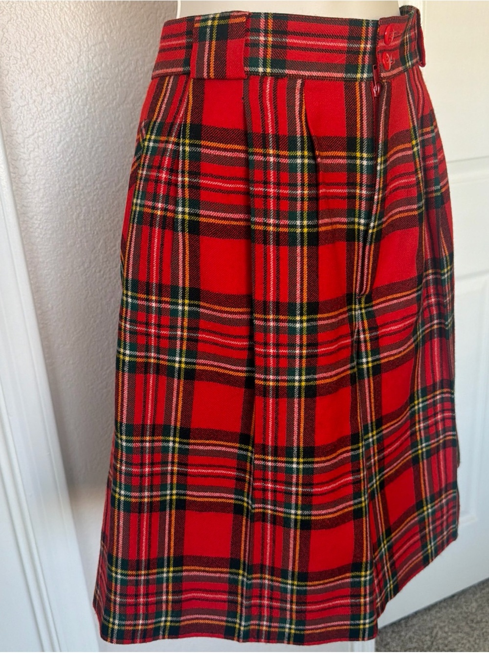 Giorgio Sant'Angelo Vintage 100% Wool Tartan Red High Rise Wide Leg Shorts 8